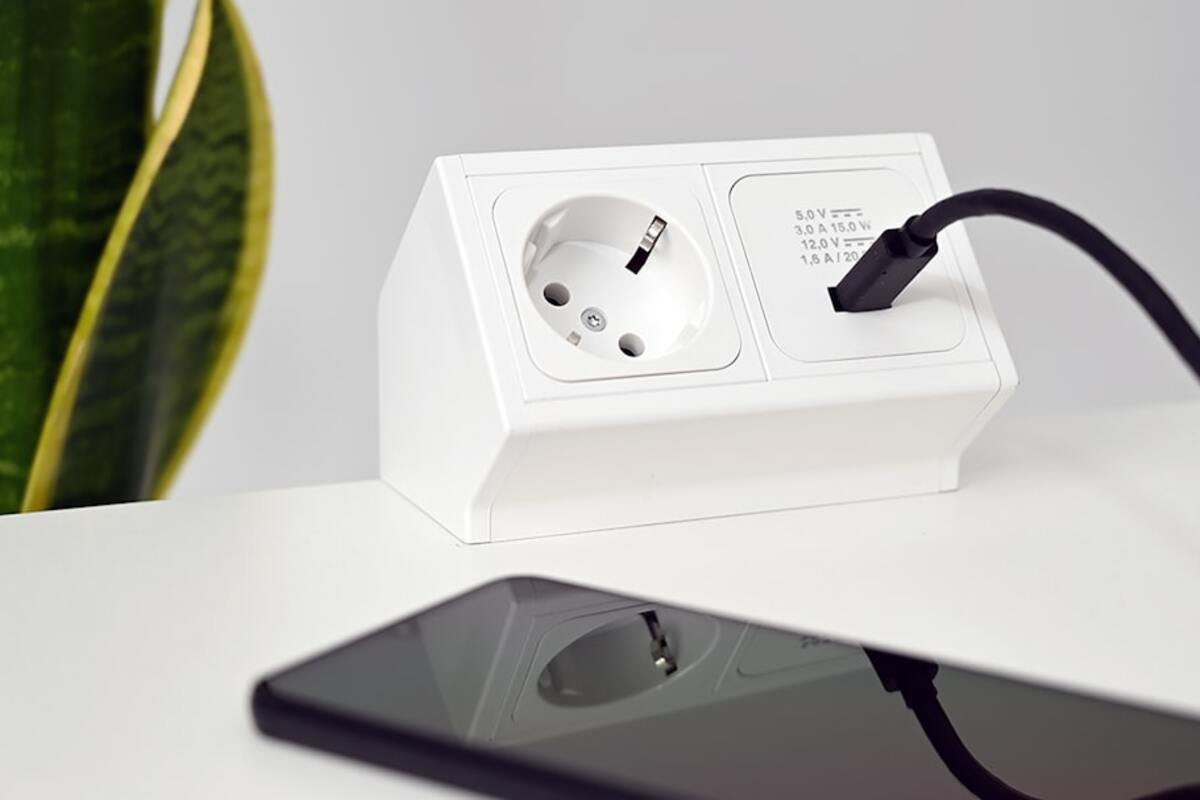 Buying a Matter‑Enabled Smart Plug with Energy Monitoring and Overheat Protection