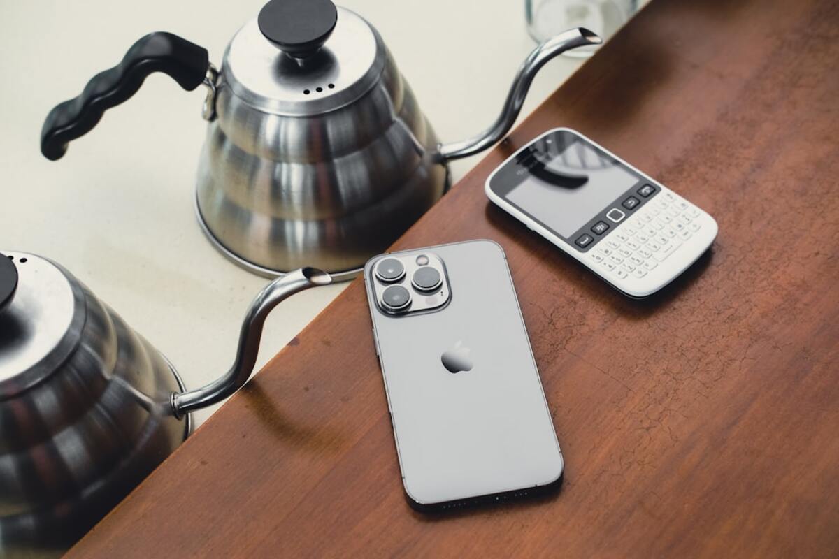 Buying a Qi2 Magnetic Power Bank That Delivers True 15W to iPhone 15
