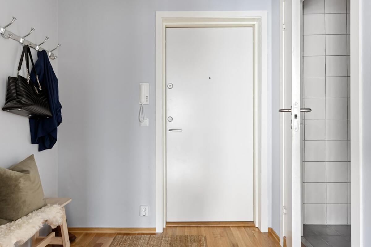 Nap-Safe Doorbell: Auto-Mute with Sleep Schedules and Geofencing
