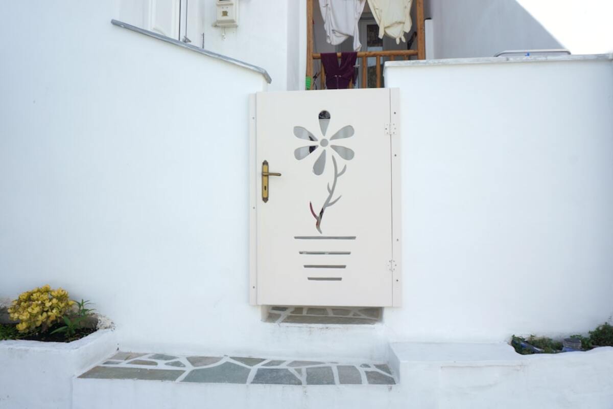 Your Fridge Isn’t Cold Enough? Clean the Condenser Coils and Fix the “Mystery Warm” Shelf